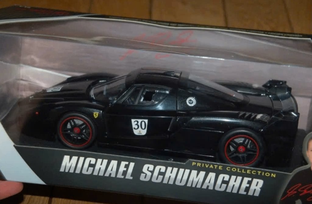 1:18 Ferrari FXX Michael Schumacher #30 Hotwheels elite WRH, Verzenden, Zo goed als nieuw, Auto, Hot Wheels