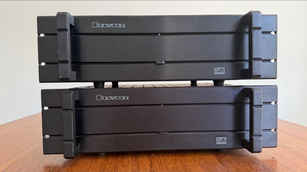 Bryston 7B ST Mono Eindversterkers (2 stuks), Gebruikt, 120 watt of meer, Stereo, Ophalen