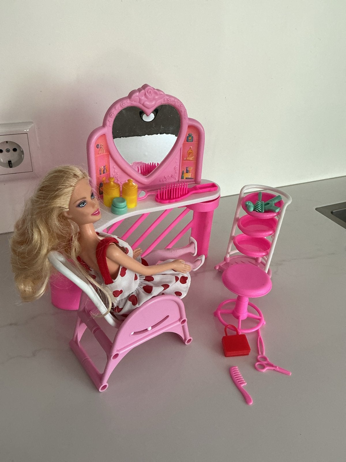 Barbie met kapsalon speelset, Ophalen of Verzenden, Gebruikt, Barbie