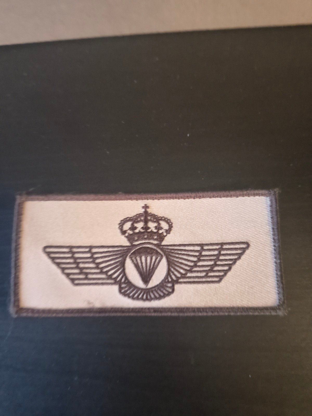 Militair embleem: Parachutisten Wings met Kroon, Verzamelen, Ophalen, Landmacht, Nederland, Embleem of Badge