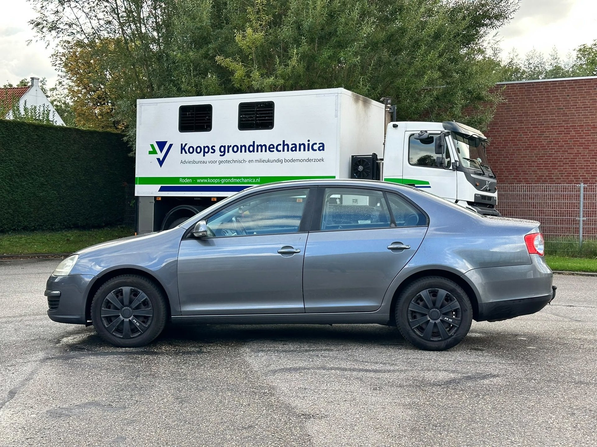 Volkswagen Jetta 1.6 FSI Trendline Achteruit camera*Navigati, Auto's, Voorwielaandrijving, Gebruikt, 4 cilinders, 1246 kg