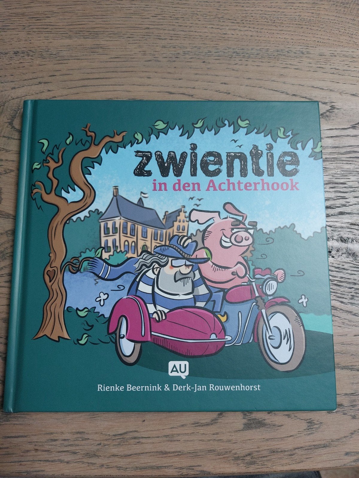 Zwientie in den Achterhoek - 1e druk maart 2022, Ophalen of Verzenden, Zo goed als nieuw, Rienke Beernink & Derk-Jan Rouwenhorst