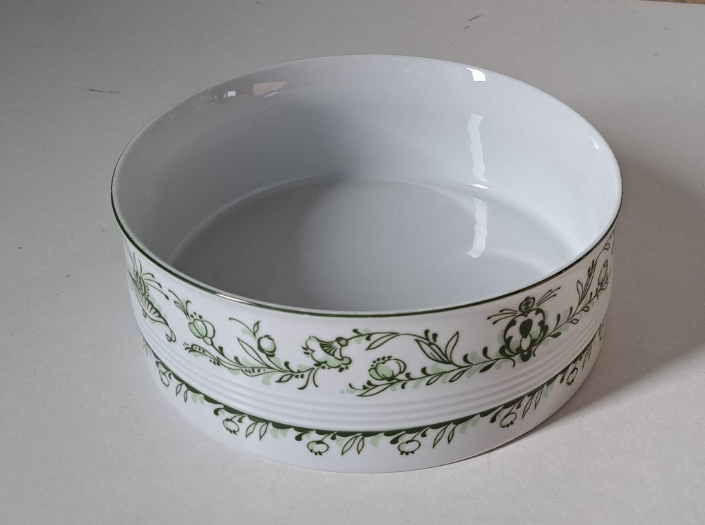 Vintage 1 slaschaal, doorsnee 18 cm en 1 juskom, Huis en Inrichting, Keuken | Servies, Ophalen of Verzenden, Overige stijlen, Schaal of Schalen
