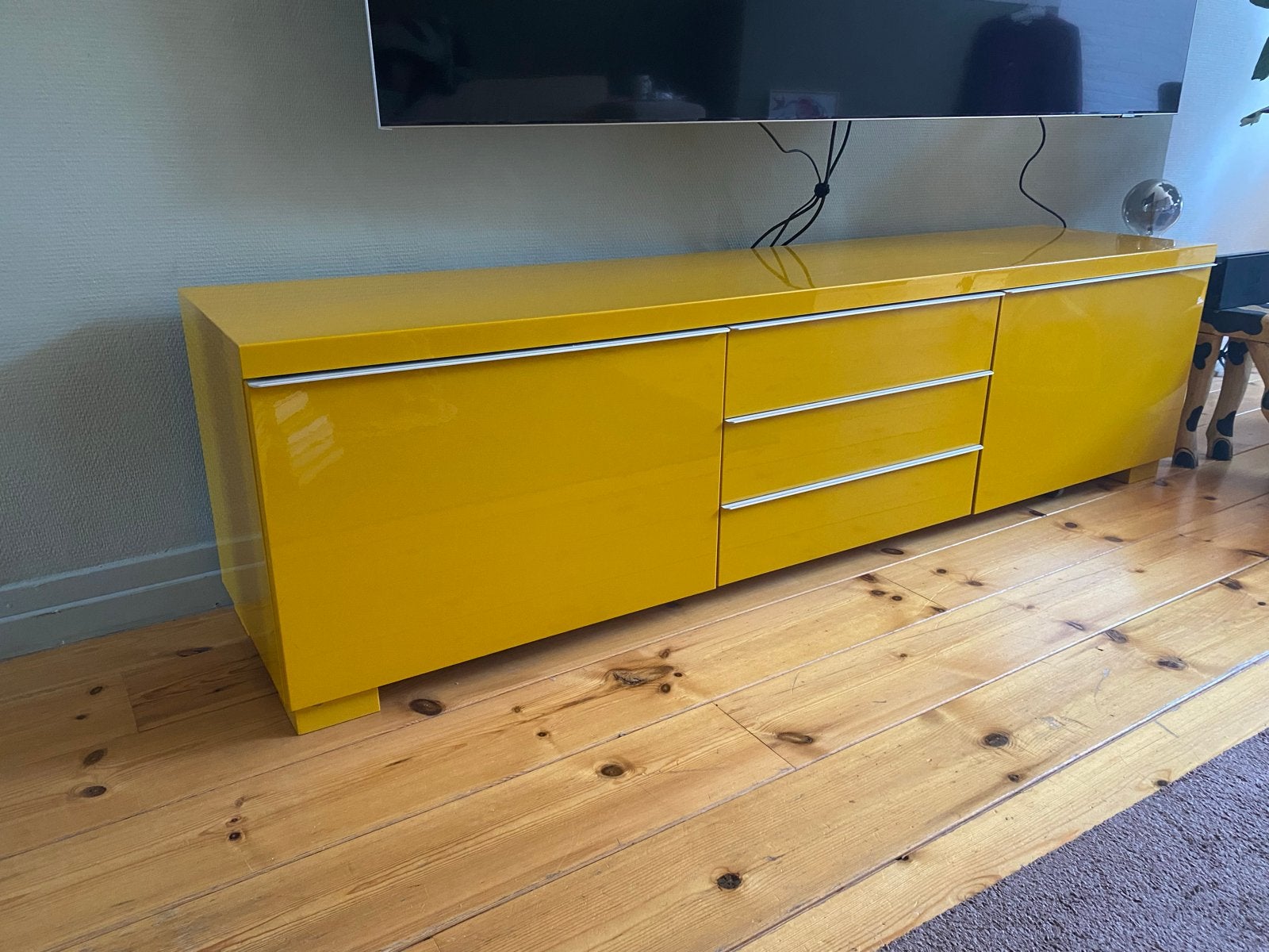Ikea Besta Burs TV-meubel - Gele Glans, Huis en Inrichting, Kasten | Televisiemeubels, Kunststof, 150 tot 200 cm, Ophalen of Verzenden