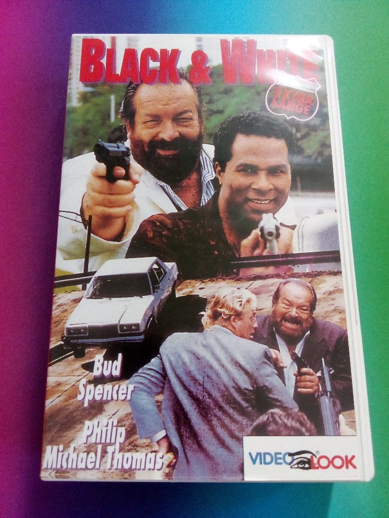 VHS - Black & White - Koopvideo, Nederlands ondertiteld, Engels, Vanaf 16 jaar, Ophalen of Verzenden