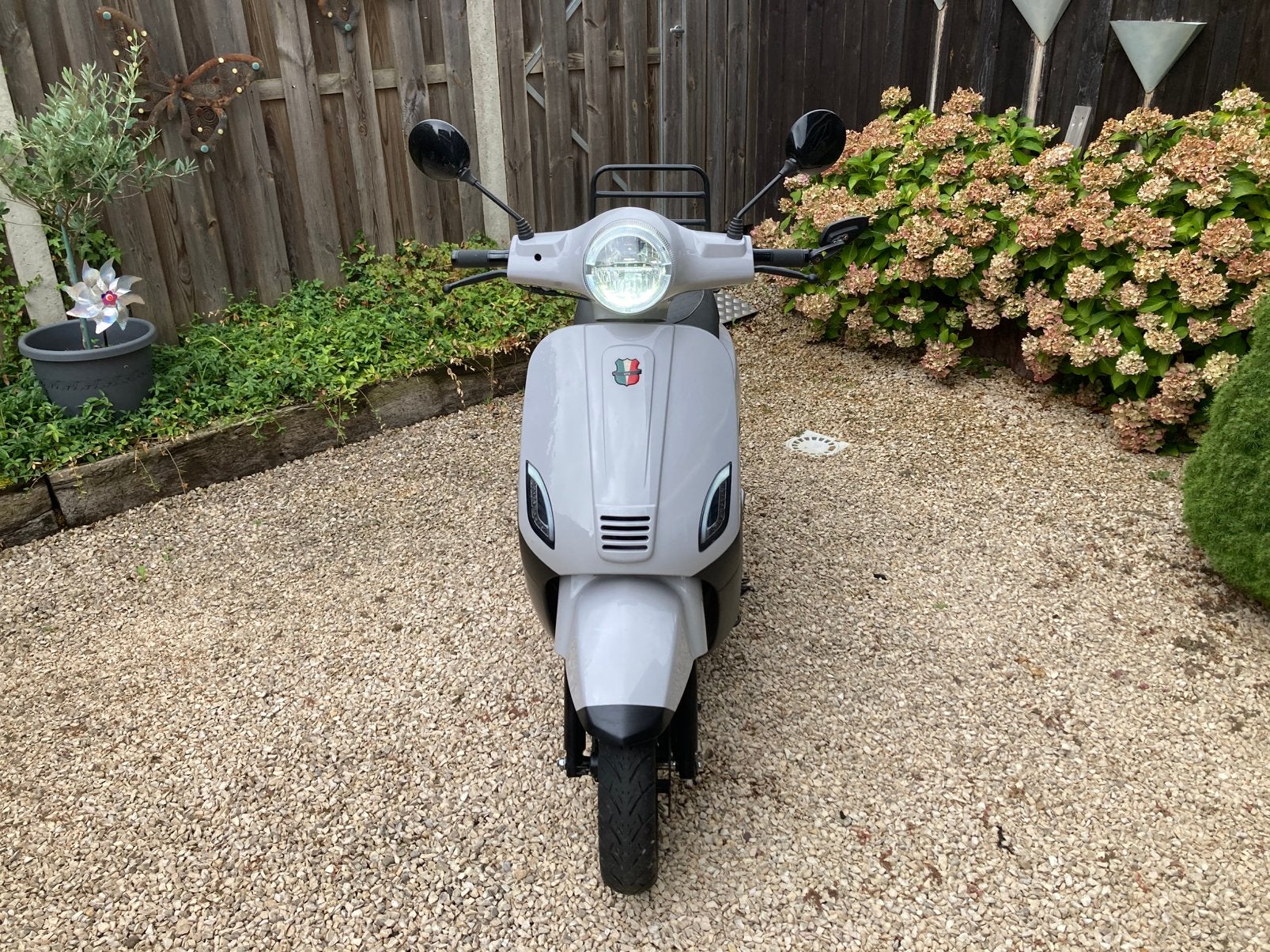 GTS toscana 50 brom scooter 2023, Fietsen en Brommers, Snorfietsen en Snorscooters, Overige merken, Gebruikt, Ophalen of Verzenden