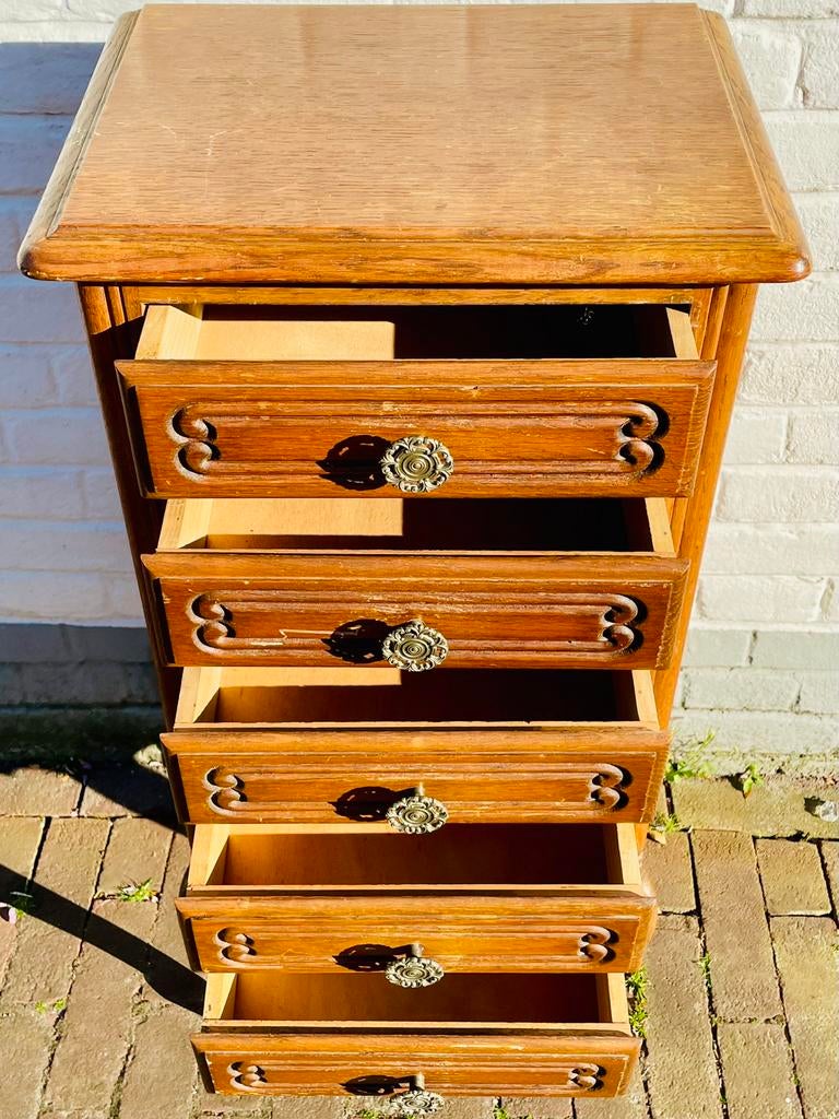 Madame Chiffonnier – Franse flair op hoge poten, Huis en Inrichting, Kasten | Ladekasten, Ophalen, Minder dan 50 cm, 5 laden of meer