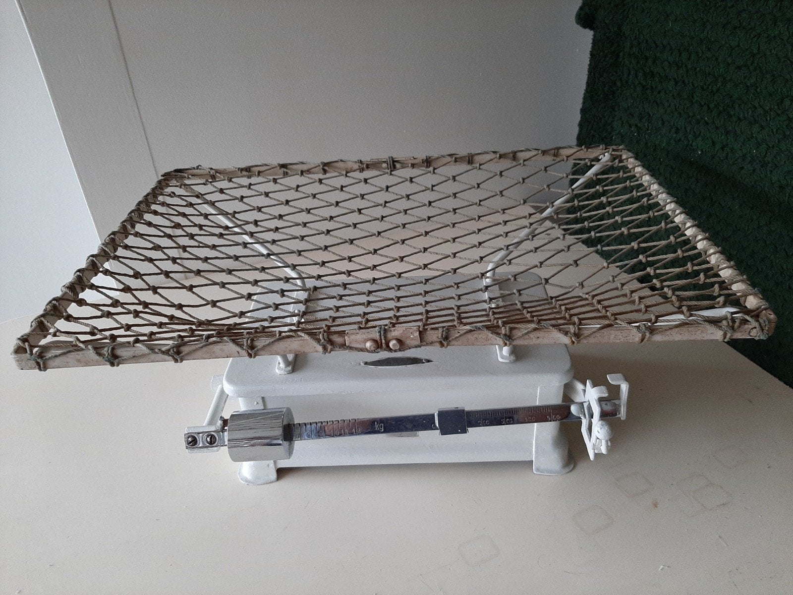 Vintage Weegschaal met Net - Decoratief en Functioneel, Witgoed en Apparatuur, Ophalen of Verzenden