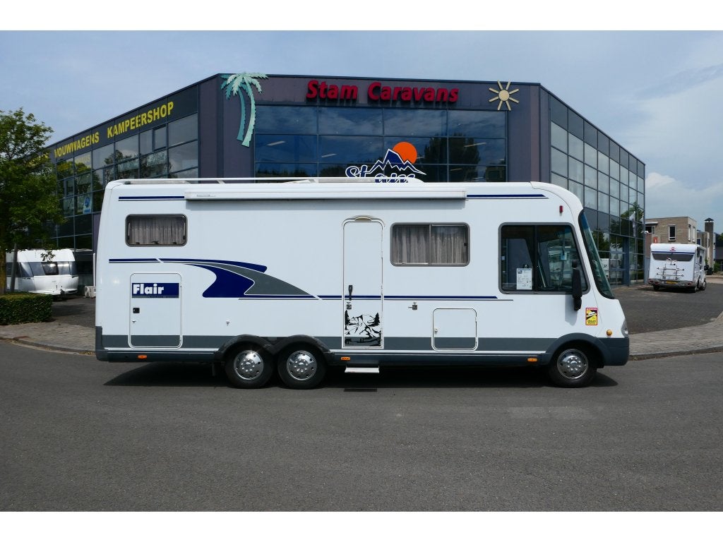 Niesmann+Bischoff Flair 7100i Topklasse Alde kachel, Integraal, Niesmann+Bischoff, Fiat, Afzuigkap