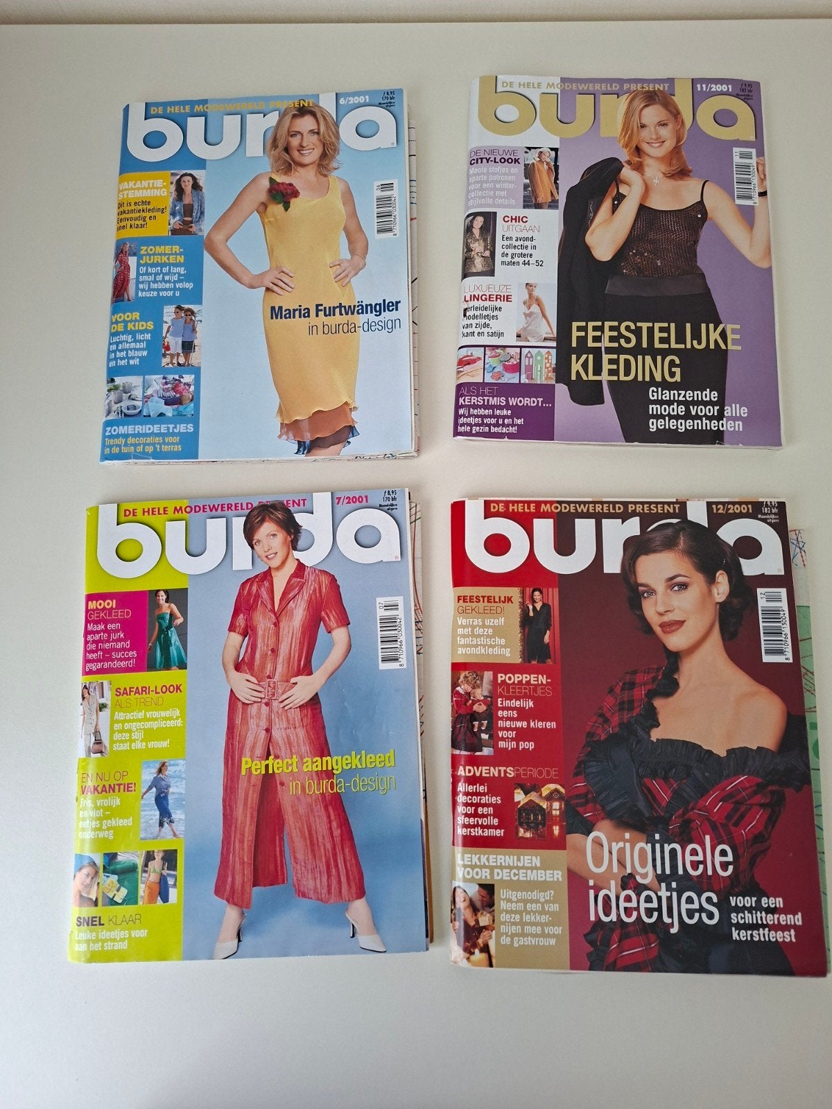Burda Modebladen - 4 edities uit 2001, Ophalen of Verzenden, Gelezen, Damesbladen