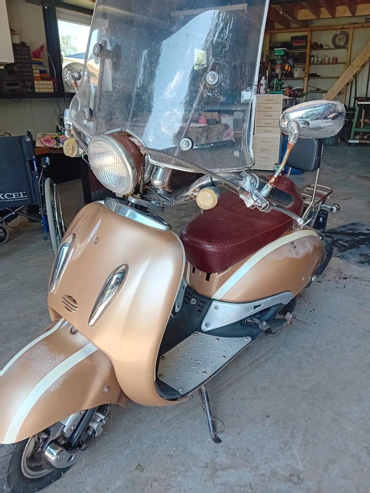 Retro Scooter - Beige/Bruin met Windscherm, Fietsen en Brommers, Scooters | Overige merken, Ophalen, Gebruikt, Benzine