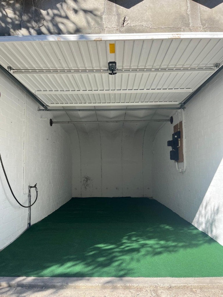 17 m² Opslagruimte / Garagebox te Huur – Amsterdam Noord, Ophalen