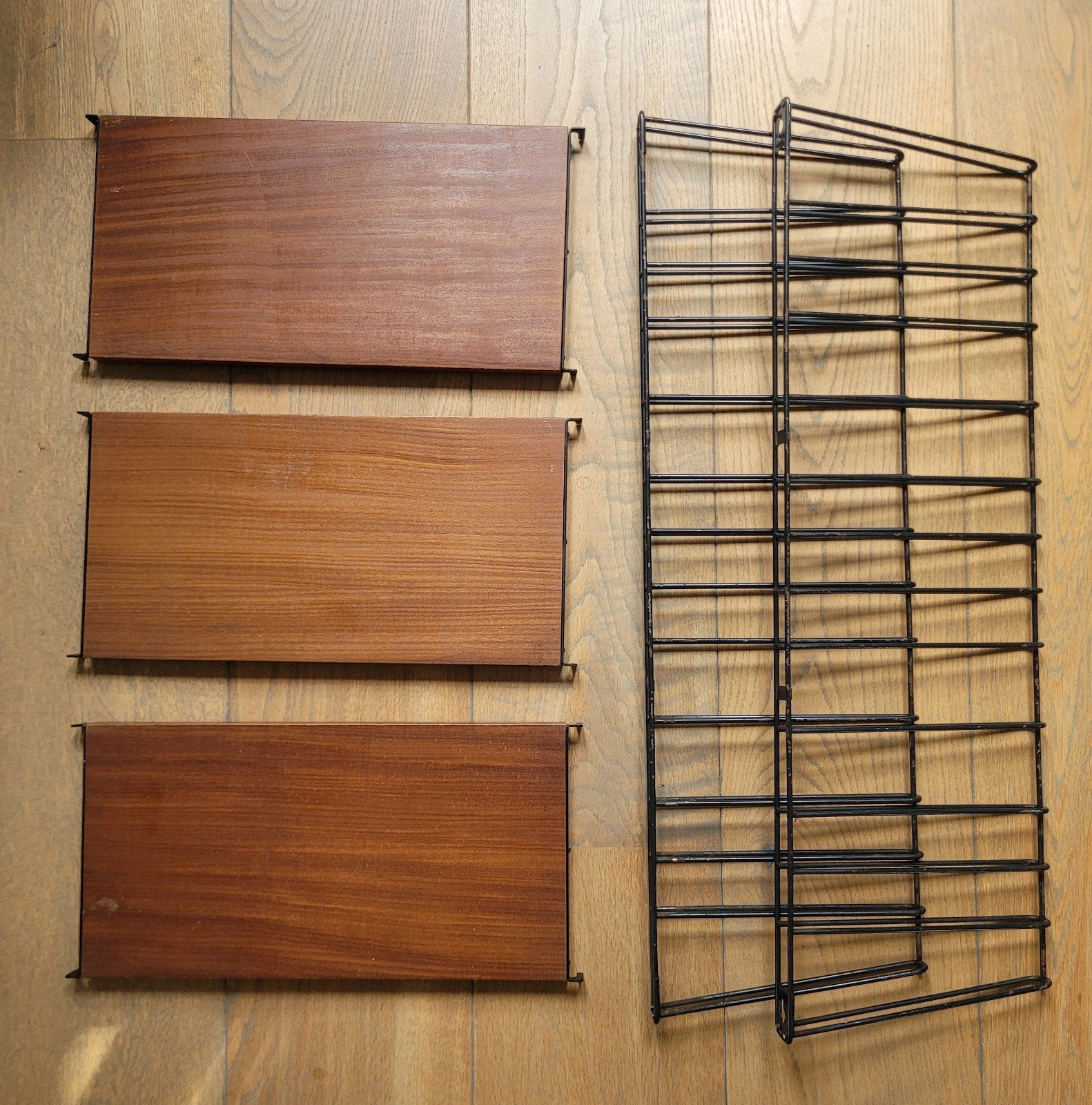 Vintage Tomado boekenrek / wandrek met 3 plankjes - Jaren 60, Ophalen of Verzenden, Gebruikt