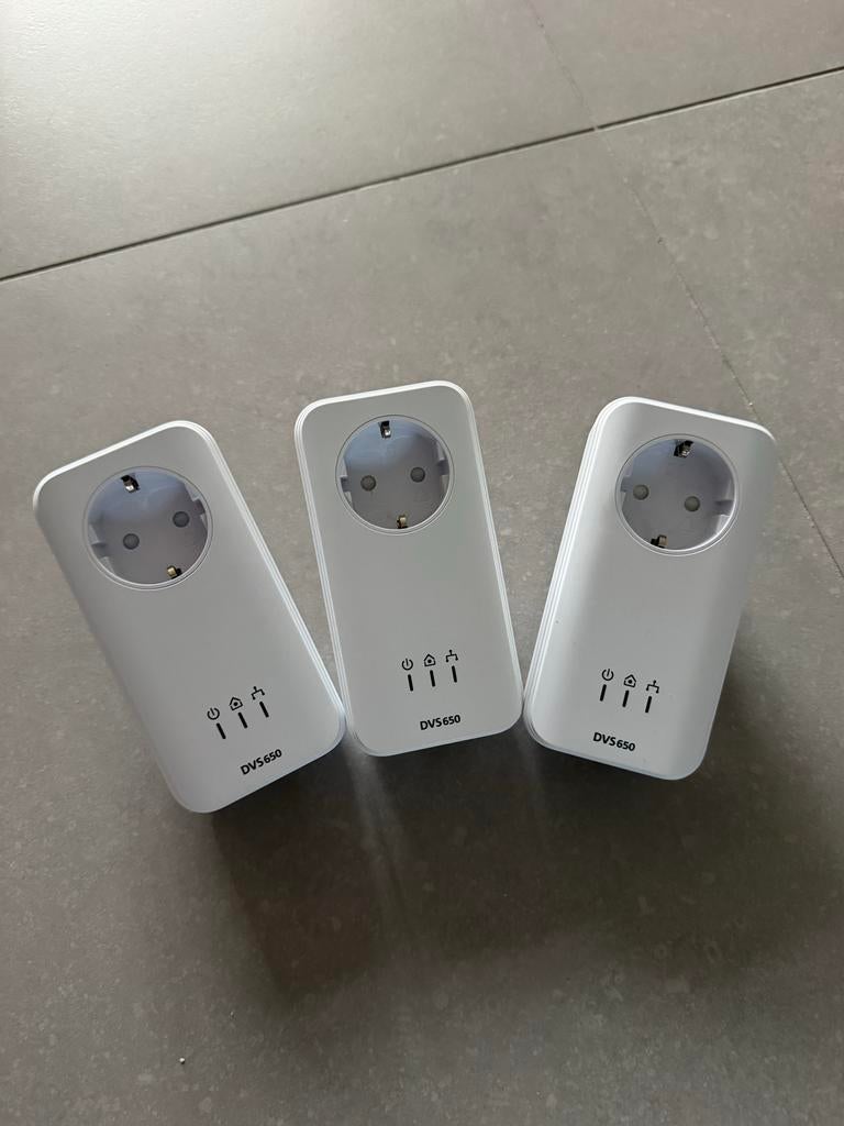 3x Devolo DVS 650 Wifi Versterkers / Powerline Adapters, Ophalen, Gebruikt