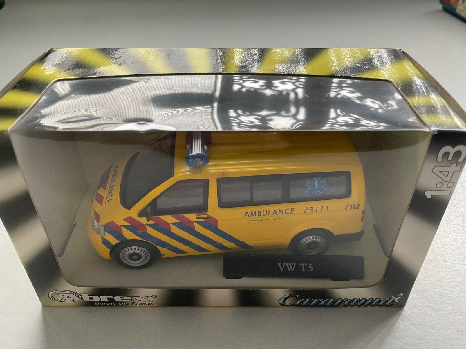 VW T5 Ambulance, Ophalen of Verzenden, Zo goed als nieuw, Auto