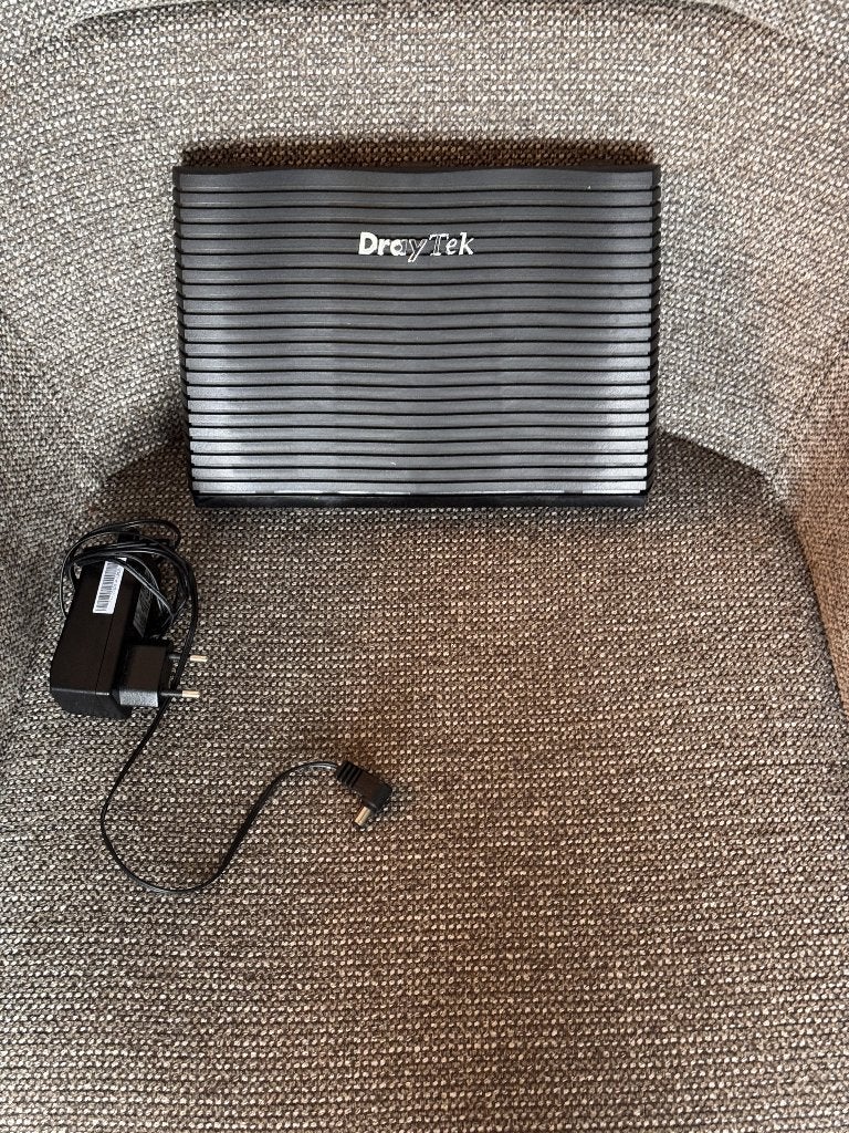 Draytek Vigor 2925 router, Ophalen of Verzenden, Zo goed als nieuw, Router met modem, DrayTek Vigor