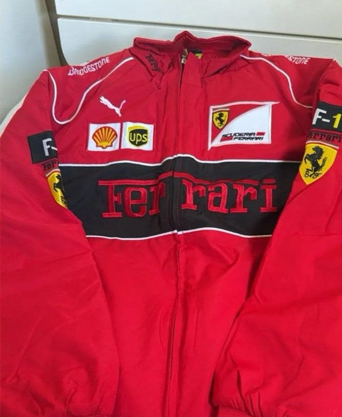 Ferrari F1 Racing Jas - Rood met logo's, Verzamelen, Ophalen of Verzenden, Nieuw, Formule 1