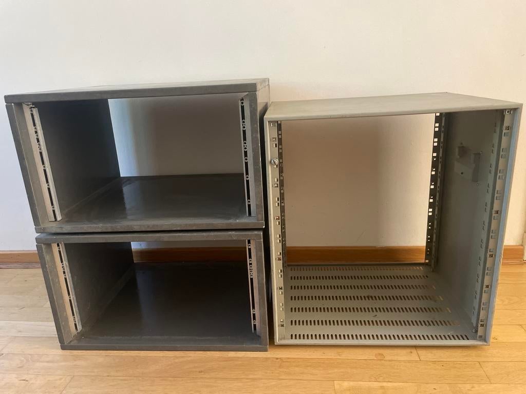 Drie 19-inch rackkasten, twee bakken 2he een lade 3he, Ophalen, Gebruikt, Speaker of Versterker, Flightcase