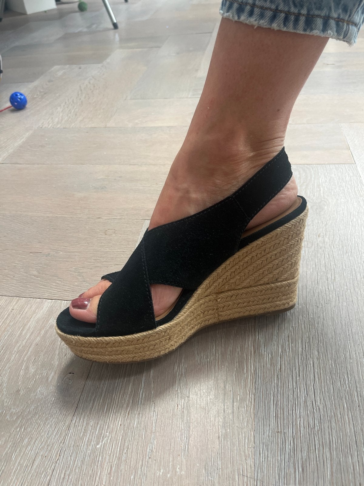 UGG Plateau Sandalen Zwart Maat 39 suede ZGAN, Ophalen of Verzenden, Zo goed als nieuw, Zwart, Sandalen of Muiltjes