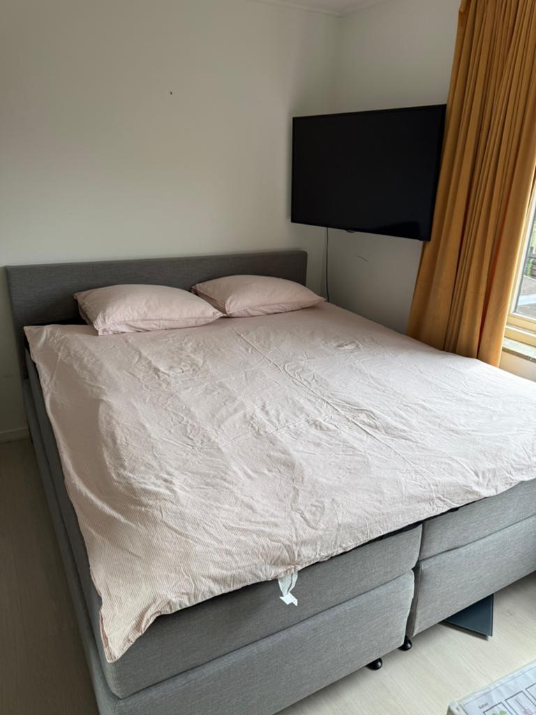 MioDormio boxspring 180x200 cm  in een zeer nette staat, Tweepersoons, Ophalen of Verzenden, Zo goed als nieuw, 180 cm
