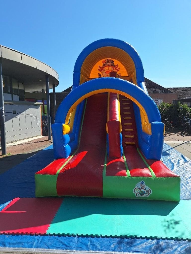 Te koop aangeboden grote opblaasbare glijbaan, Ophalen, Gebruikt, Overige