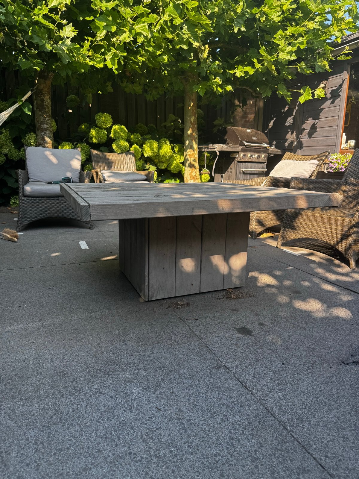 tuintafel van Douglas met wielen “vuurtafel”, Ophalen, Gebruikt, Vierkant, Hout