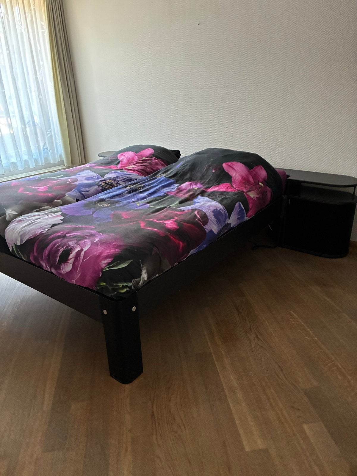 Auping bed met verstelbare bedbodems en nachtkastjes, Ophalen, Overige materialen, Zwart, Tweepersoons