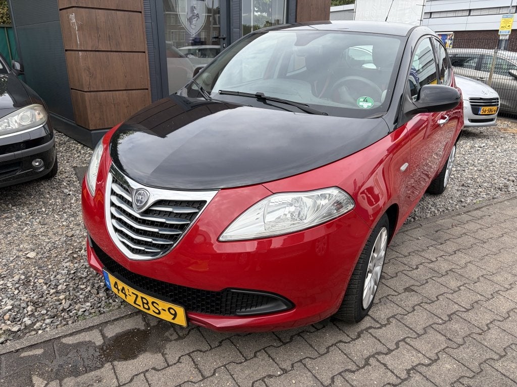 Lancia Ypsilon 0.9 TwinAir Bl.&Red (bj 2012), Auto's, Euro 5, 86 pk, Gebruikt, Origineel Nederlands