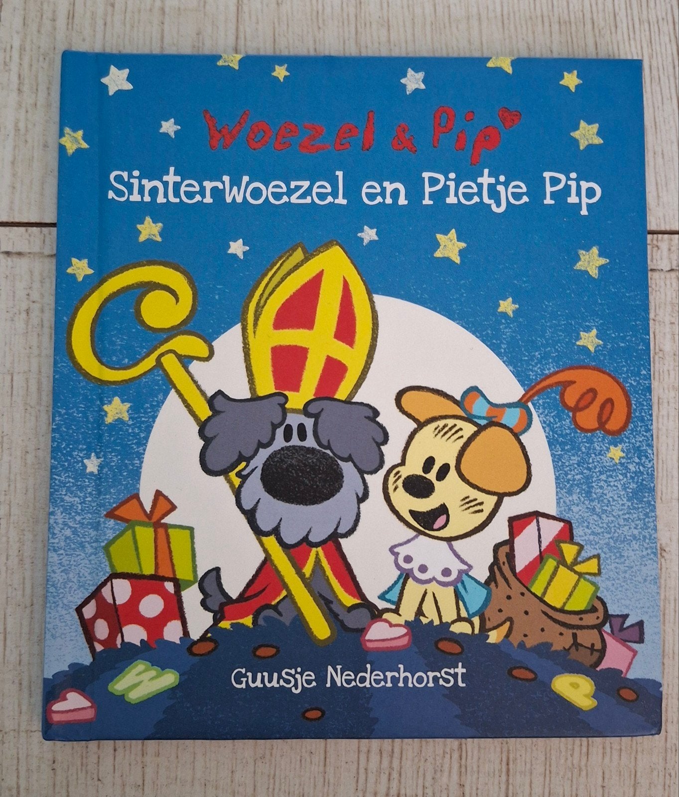 Woezel & Pip: Sinterwoezel en Pietje Pip - Guusje Nederhorst, Ophalen of Verzenden, Zo goed als nieuw, Guusje Nederhorst, Fictie algemeen