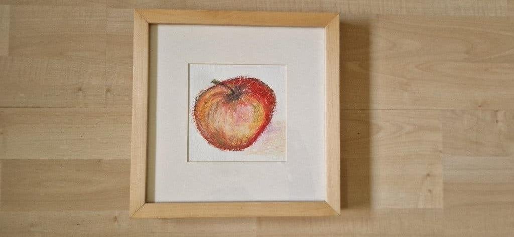 Kleine pasteltekening van een appel in lijst, Ophalen of Verzenden, Tekening, Pasteltekening, Gesigneerd