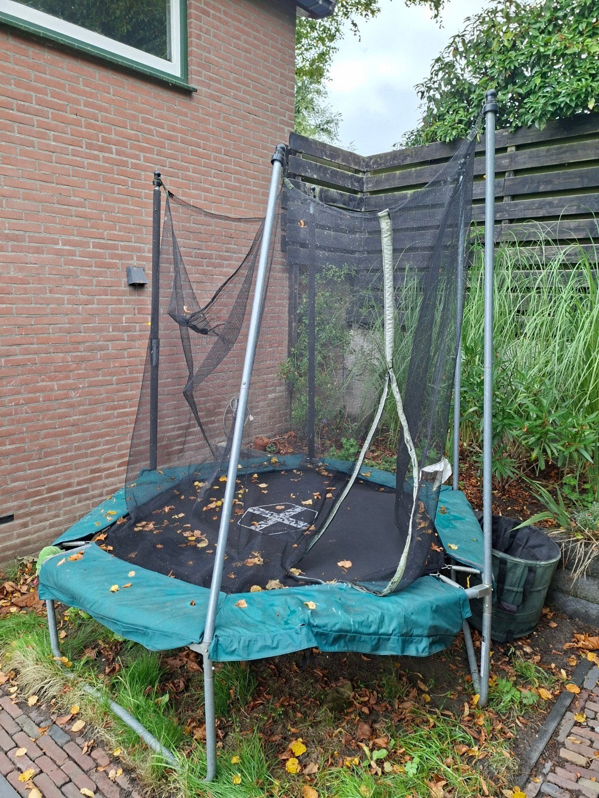 Zeshoekige trampoline 240 cm met veiligheidsnet, Ophalen, Gebruikt