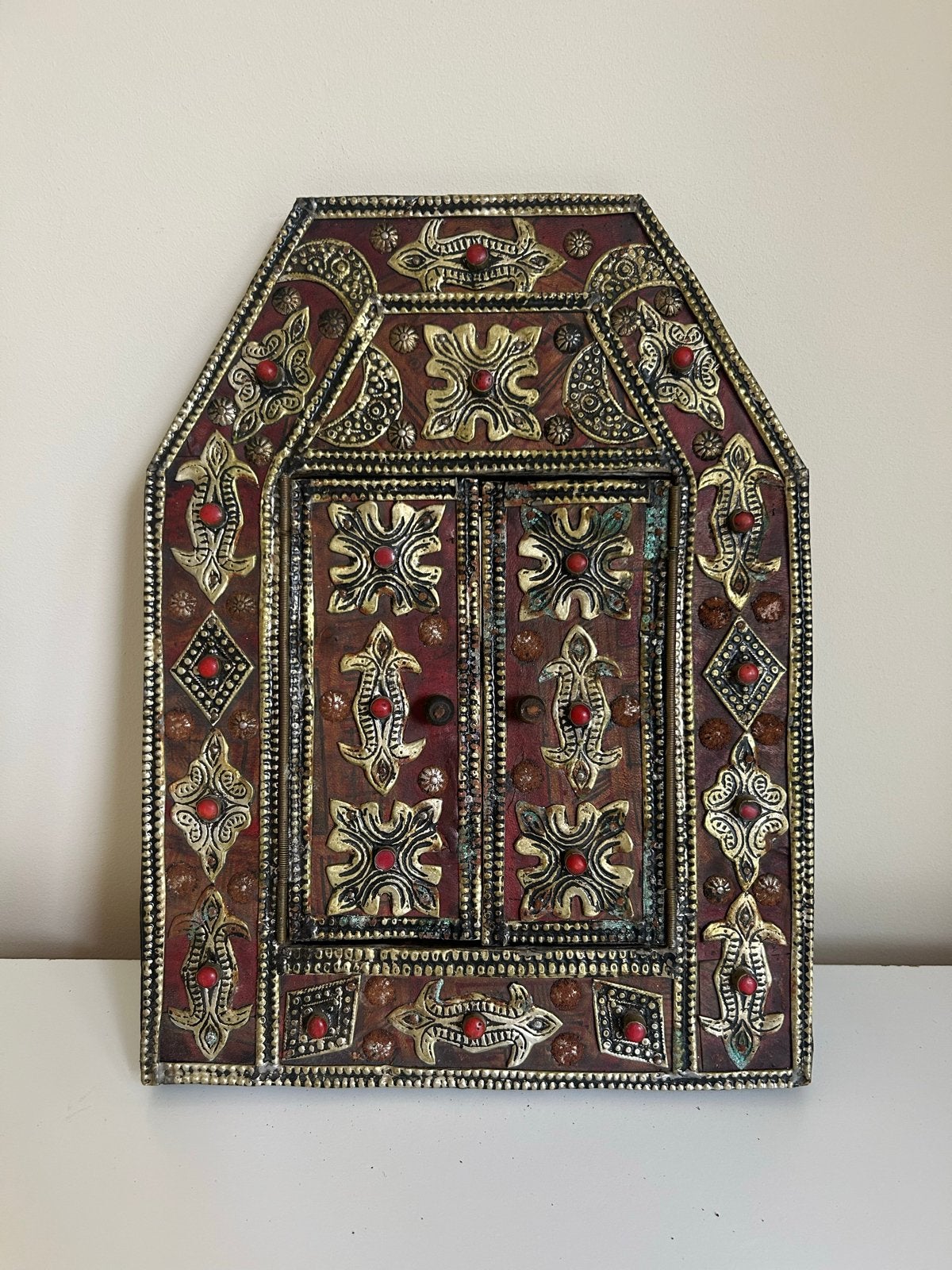 Authentiek Marokkaanse spiegel met luikjes, 34 x 25,5 cm, Ophalen of Verzenden