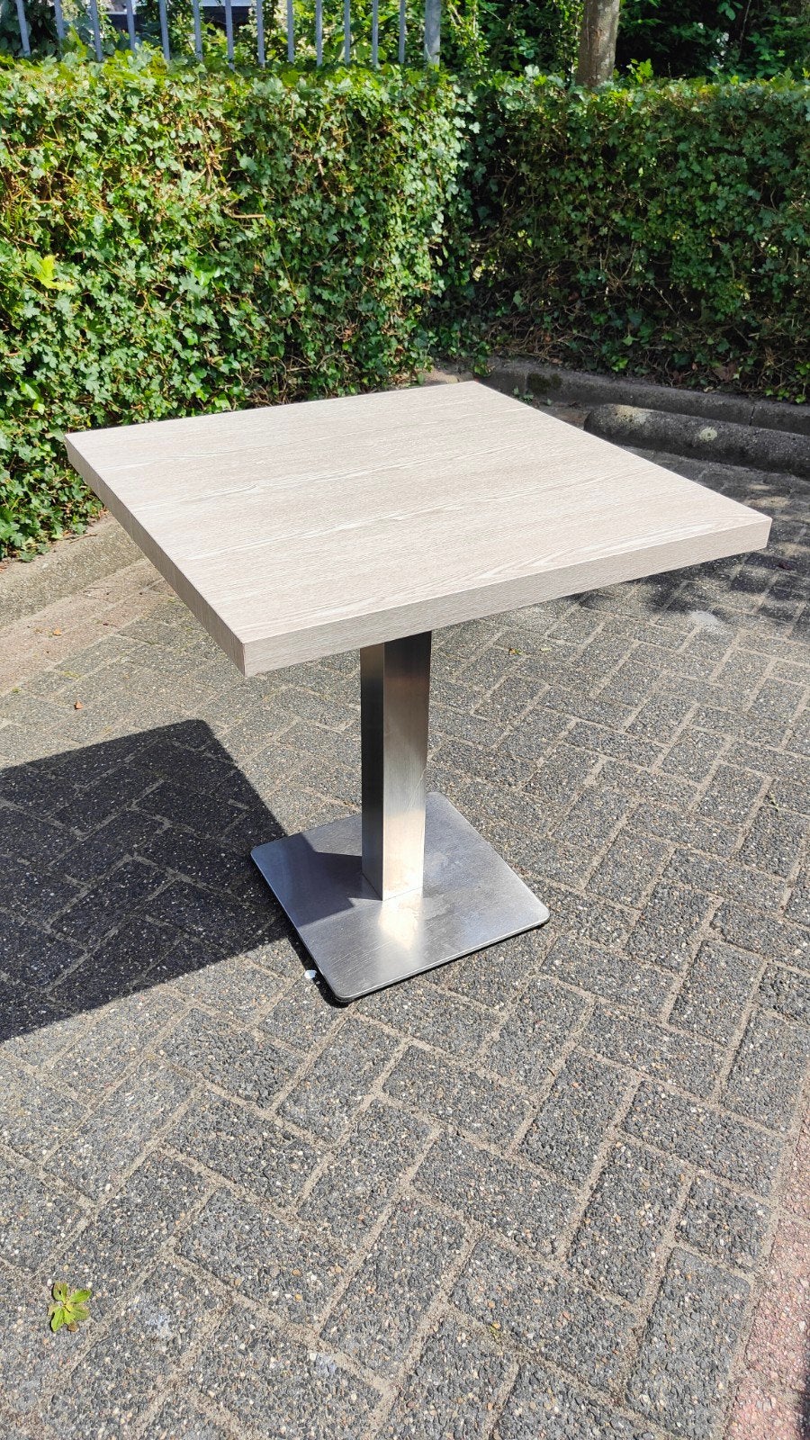 Eettafeltje / Restaurant Tafel met ijzeren middenpoot, Huis en Inrichting, Tafels | Eettafels, Gebruikt, 50 tot 100 cm, Modern, Industrieel