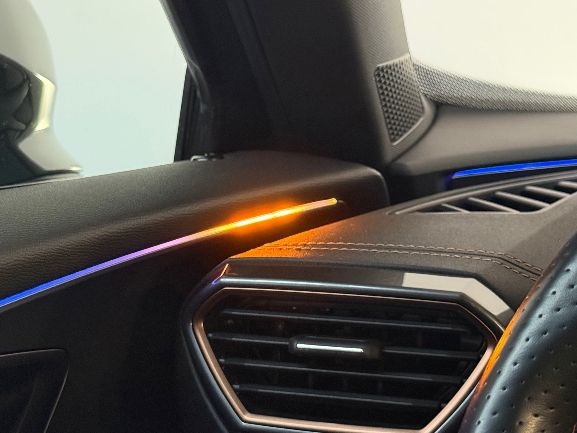 CUPRA Formentor 1.4 e-Hybrid VZ Black Edition Pano Leder, Dealer onderhouden, Gebruikt, Zwart, 4 cilinders