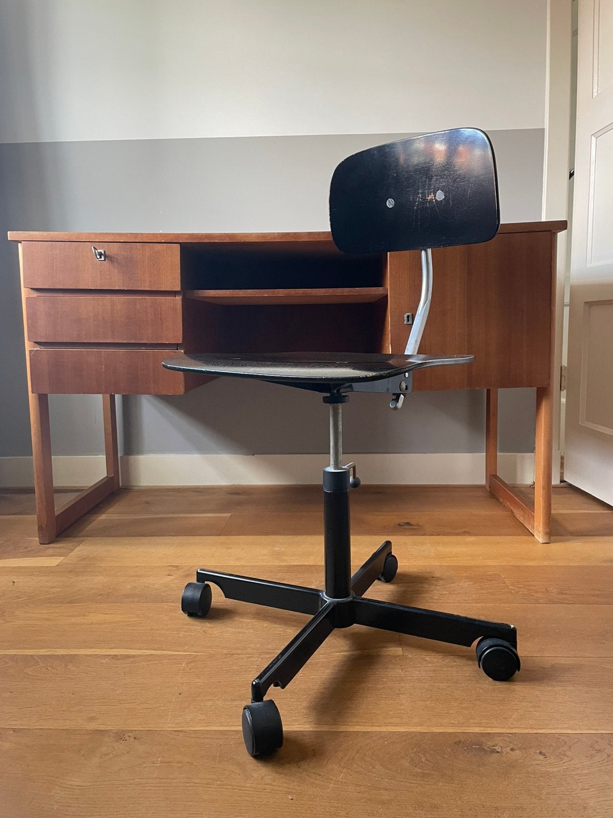 Vintage Kevi bureaustoel, Ophalen, Gebruikt, Zwart