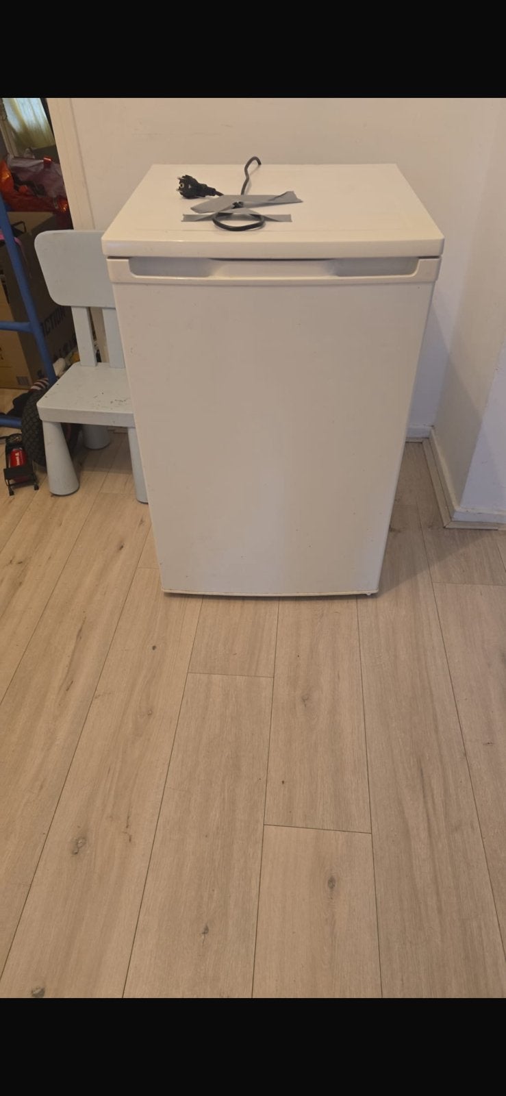 Small fridge with freezer, Ophalen of Verzenden, Zo goed als nieuw, Minder dan 60 cm