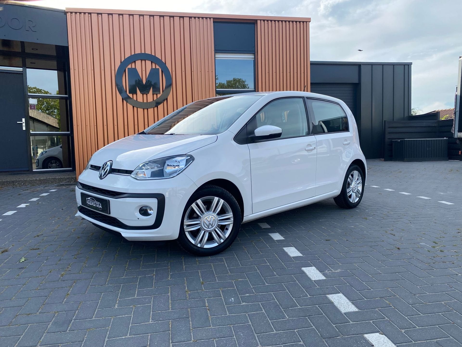 Volkswagen Up! 1.0 BMT high up! Cruise/PDC/Airco, Voorwielaandrijving, Stof, Gebruikt, Wit
