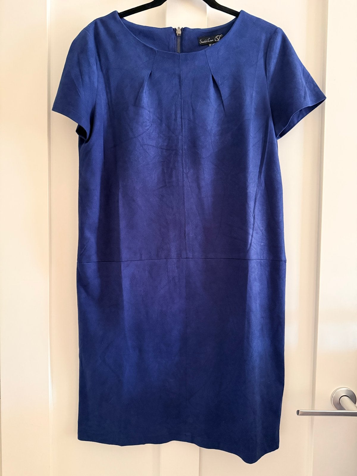 Suede look jurk - Smashed Lemon - Maat L/40, Kleding | Dames, Jurken, Maat 42/44 (L), Knielengte, Gedragen, Verzenden