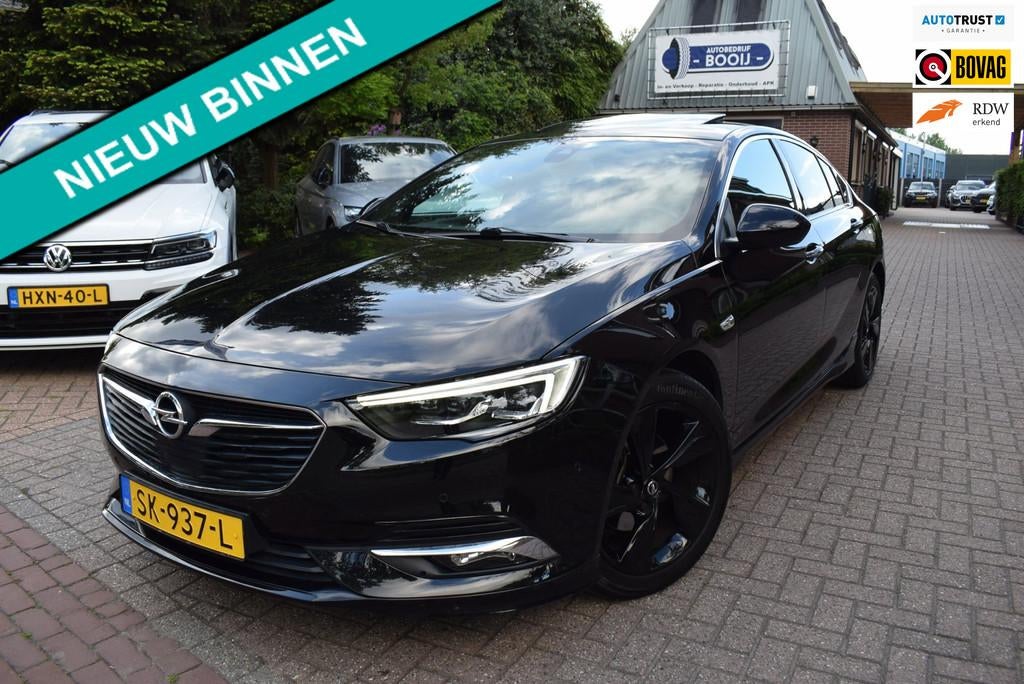 Opel Insignia Grand Sport 1.5 Turbo Exclusive AUTOM/PANO DAK, Parkeerassistent, Gebruikt, 4 cilinders, 700 kg