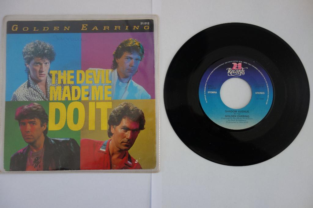 Single Golden Earring. The devil made me., 7 inch, Single, Ophalen of Verzenden, Zo goed als nieuw