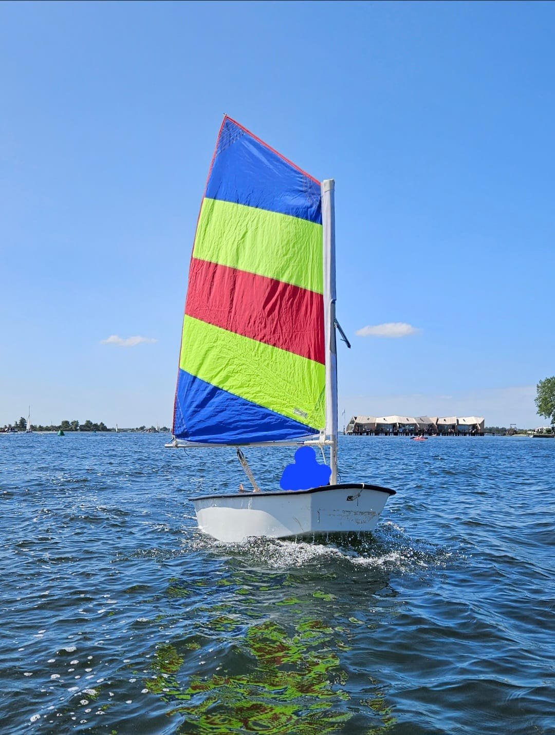 Optimist /Zeilbootje met kleurrijk zeil, Ophalen, Zo goed als nieuw, Overige typen, Minder dan 15 m²