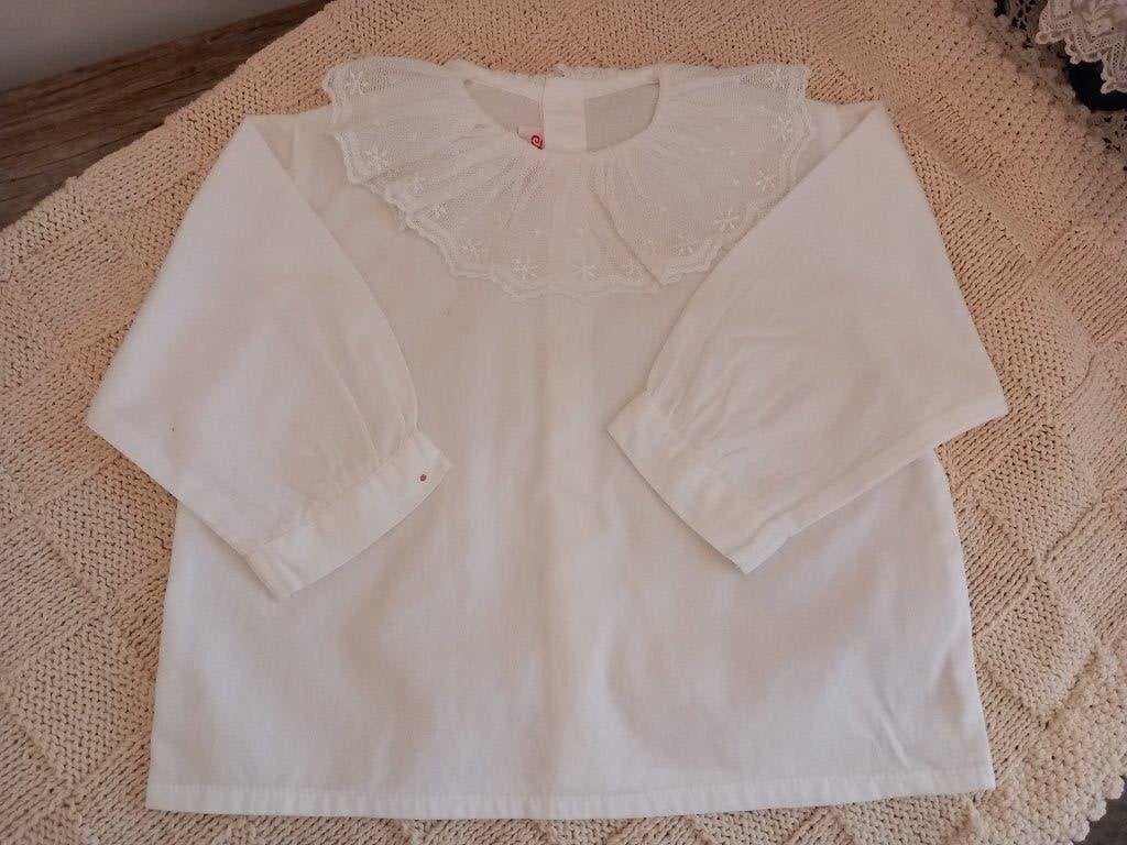Lief vintage wit baby bloesje met kanten kraag.3 mnd., Antiek en Kunst, Ophalen
