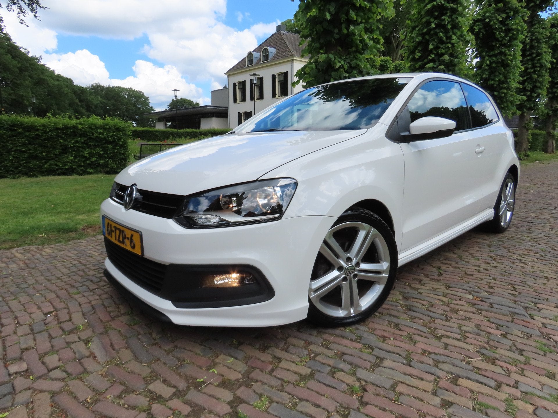 Volkswagen Polo 1.2 TSI Highline Automaat R-Line Mindervalid, Auto's, Euro 5, 4 cilinders, Wit, Origineel Nederlands
