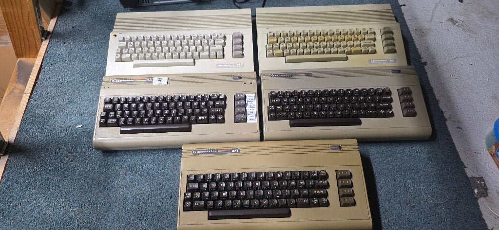 5 commodore  64  computers, Computers en Software, Vintage Computers, Ophalen