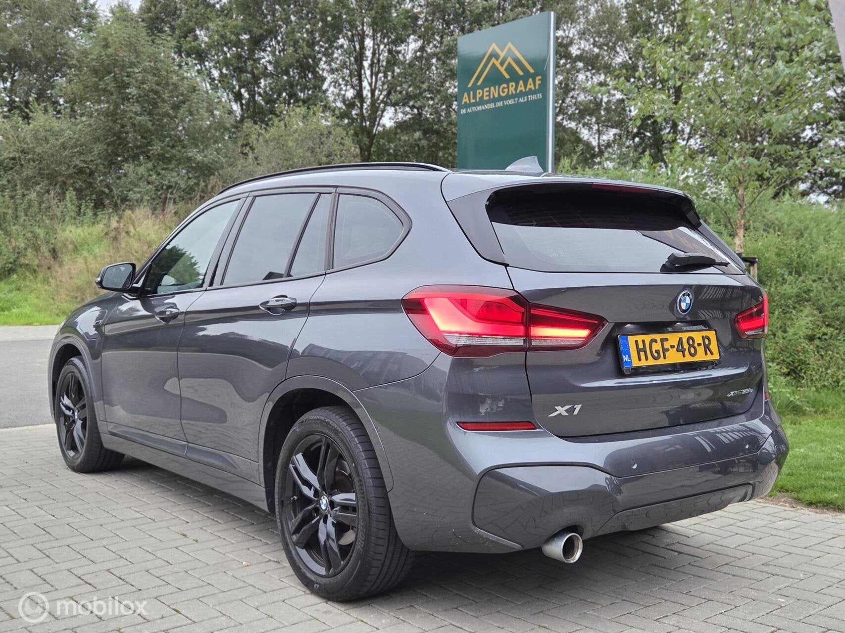 BMW X1 xDrive25e M-Sport eDrive Edition Dealeronderhouden 55, Dealer onderhouden, Gebruikt, Plug-in hybride, Bedrijf