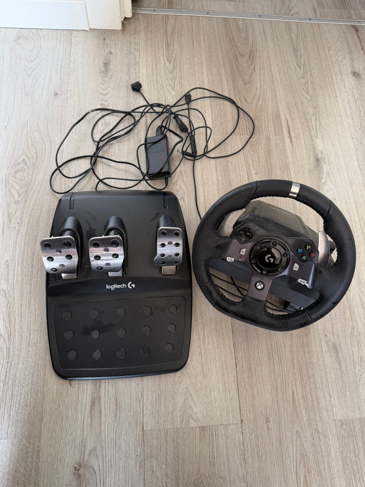 Logitech G920 Driving Force Steering Racing wheel & Pedals, Spelcomputers en Games, Spelcomputers | Xbox | Accessoires, Ophalen of Verzenden