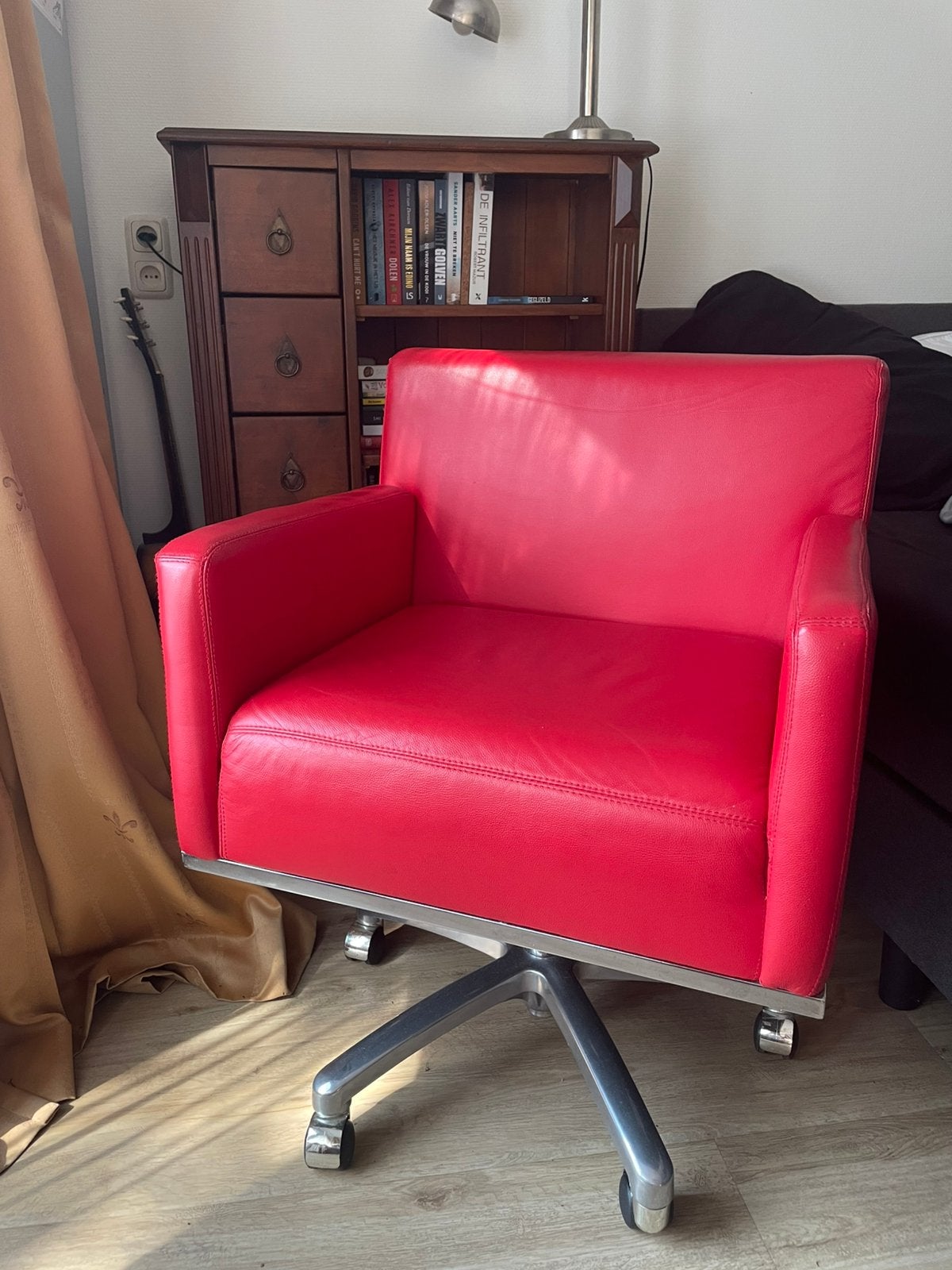Rood leren stoel, Ophalen, Zo goed als nieuw, 50 tot 75 cm, Leer