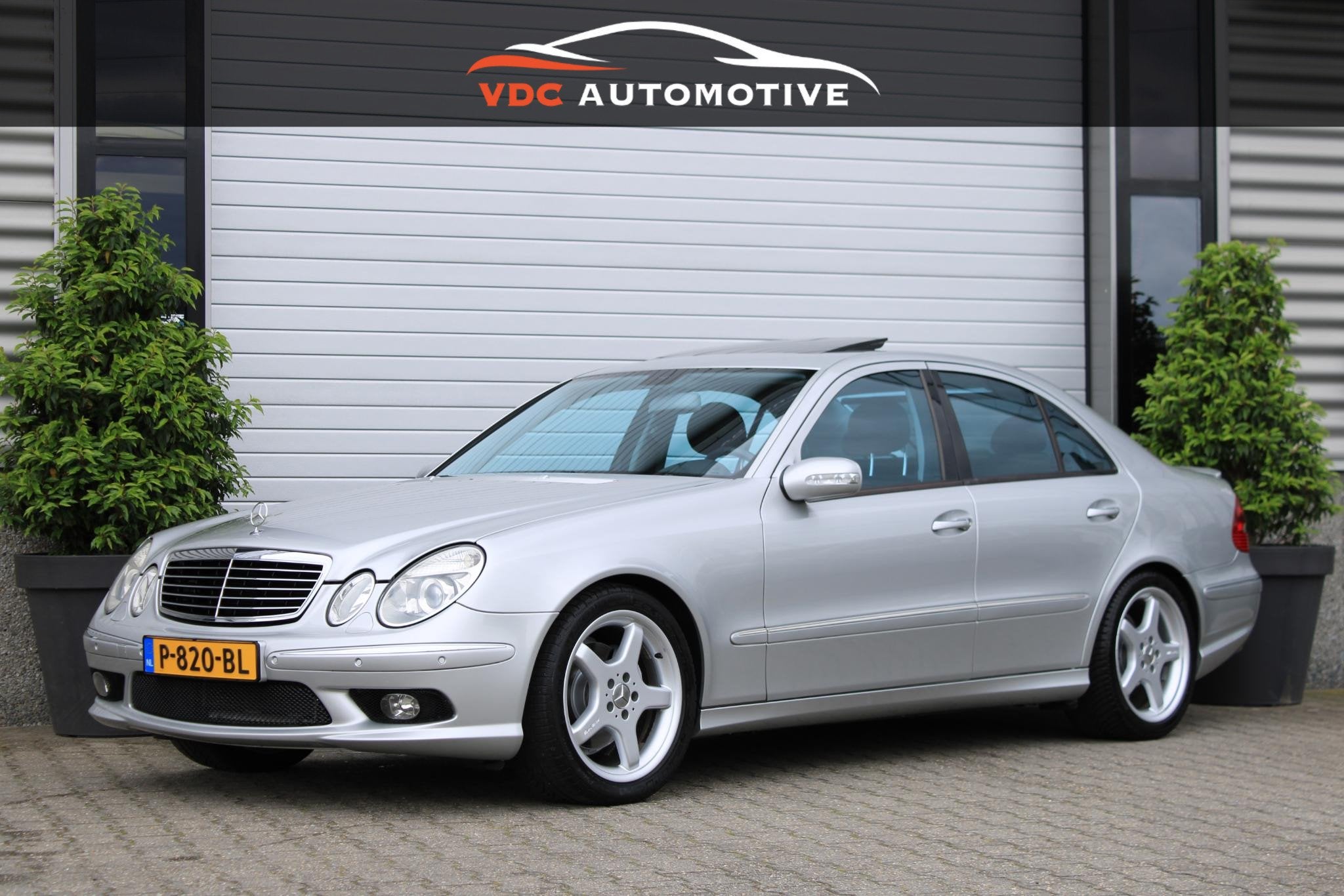 Mercedes-Benz E-Klasse 350 AMG Schuifdak | Trekhaak | Memory, Automaat, Gebruikt, Zwart, 10 km/l