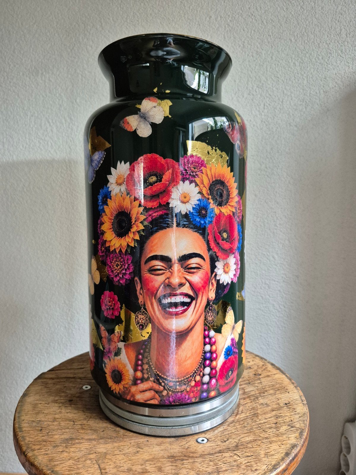 Unieke handgemaakte Frida Kahlo vaas – reverse decoupage – d, Handgemaakt, Meerkleurig, 35 cm, Nieuw