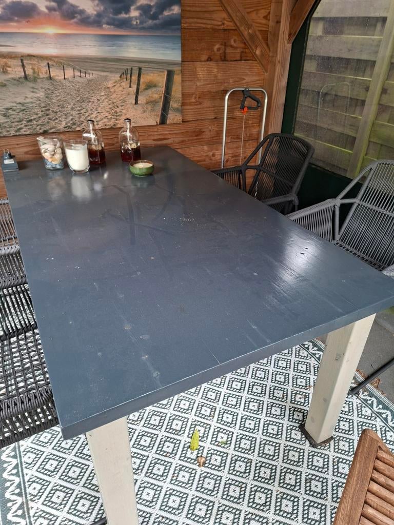 Stevige houten tafel - Ideaal voor buiten of binnen, Huis en Inrichting, Tafels | Eettafels, Ophalen, 50 tot 100 cm, Vijf personen of meer